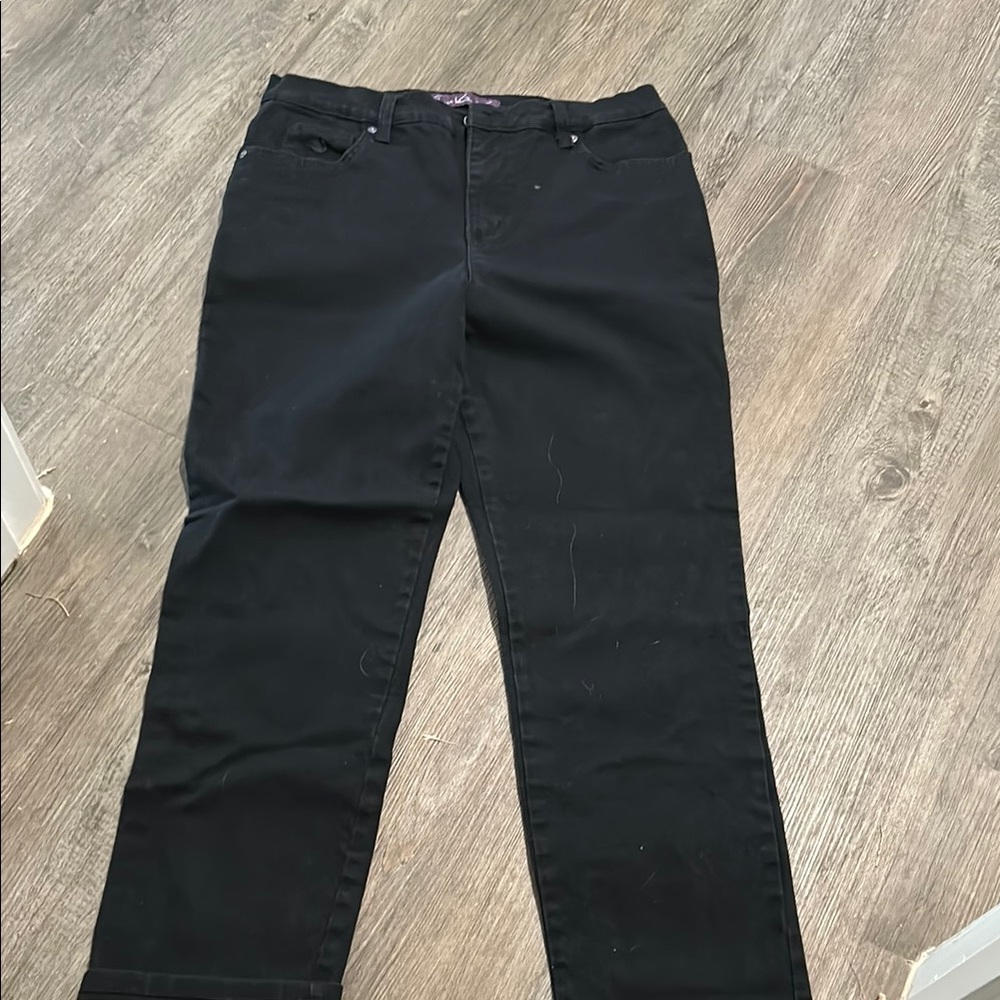 Gloria Vanderbilt Black Straight Leg Jeans with Quality Denim